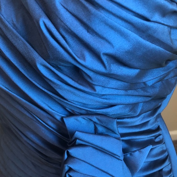 Long evening gown - Picture 3 of 7